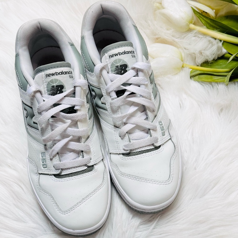 New Balance 550 Sneakers - Picture 3 of 9
